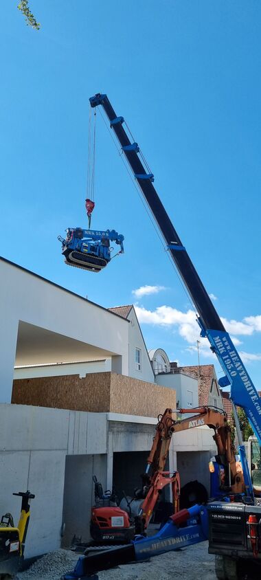 Levage de la grue MRK 55.0 S et de la vitre.