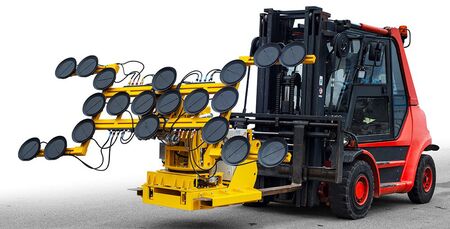 Utilisation d’un manipulateur 7 axes avec le VSG 1000 KMH pour le montage de vitres de façade de grands formats pesant jusqu’à 900 kg. Droits d’image : Heavydrive.com