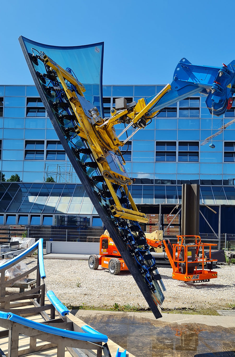 Systèmes à ventouses Heavydrive avec vitre courbée synclastique