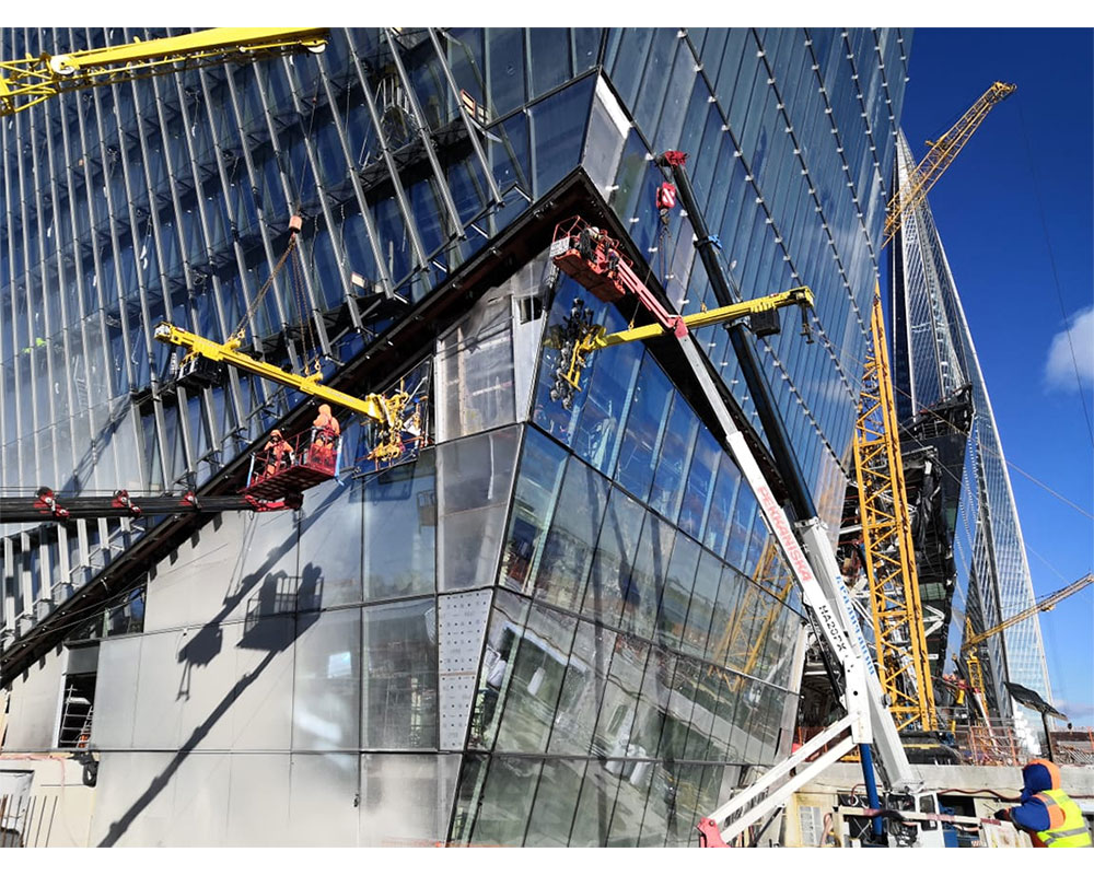  | Pose aérienne ou oblique avec mini-grue. Traverse à contrepoids et système à ventouses